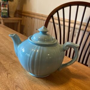 Vintage Dalton sky blue teapot
